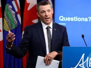 Varcoe: 'We're not going to panic' — Alberta's deficit deepens to $6.5B as oil prices sag, revenues fall