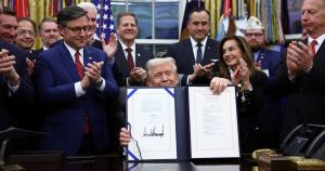 Republikanerne vandt slaget om nedlukningen, men Trump kan stadig tabe krigen om sundhedspolitikken