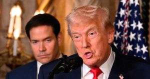 Mens vi ser på Trump, flytter magten i USA sig andetsteds