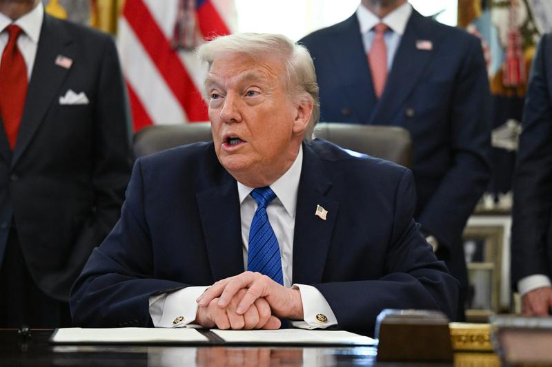 Iran says defense capabilities ‘never’ up for negotiation; US missile destroyer in Eilat