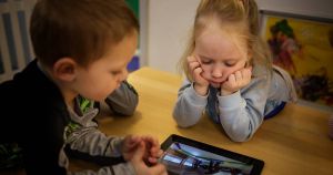 Skal man tale med børn om alt?