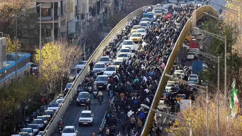 Streets of Teheran: Between illusions and hopes, scenarios for the future of Iran