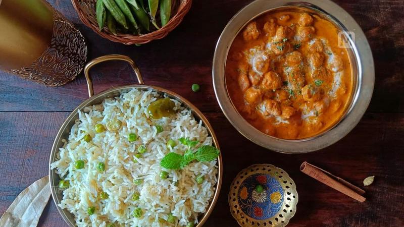 വിരുന്നുകൾക്ക് വിളമ്പാൻ ഗംഭീര കോംബോ; മട്ടർ പുലാവും സോയ ബട്ടർ മസാലയും