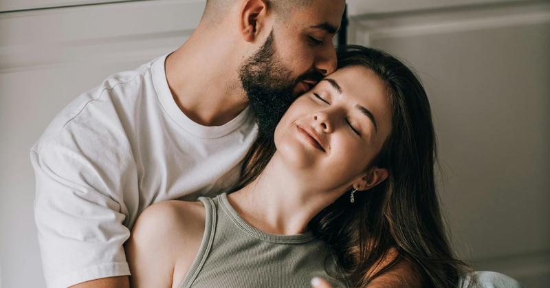 Three Roads Diverged in Romantic Life