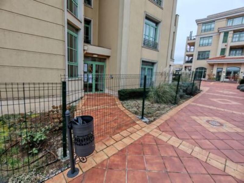 Козя пътека вместо портал - напрежението във „Флорес Гардън“ ескалира, стотици се готвят за протест