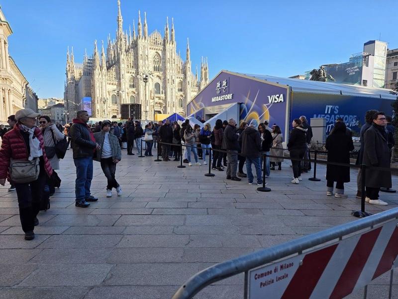 (POGLED) Kolumna Mojce Pajnik: Milano v senci olimpijskega plesa ali - uprizarjanje nadzora