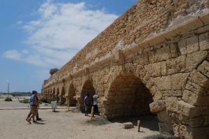 Two years after collapse, Caesarea aqueduct to be restored in joint project