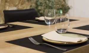 Kukamo v kuhinje znanih Slovencev: gostiteljem na voljo le 60 minut