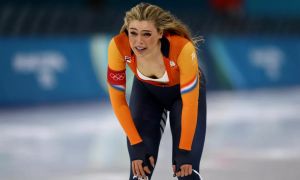 Razvpita olimpijka Jutta Leerdam pokazala športni modrček in bajno zaslužila