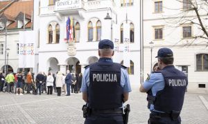 Sodišče še za mesec dni podaljšalo pripor osumljenemu napada na Šutarja