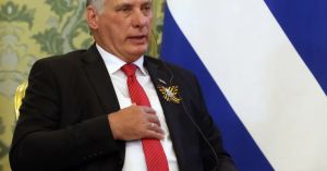 O dilema de Miguel: ou abre ou Cuba desaba – e ele se dá mal nos dois