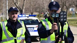 Policija u Zrenjaninu oduzela kamion vozaču bez dozvole, dva puta osuđivan zbog težih saobraćajnih prekršaja