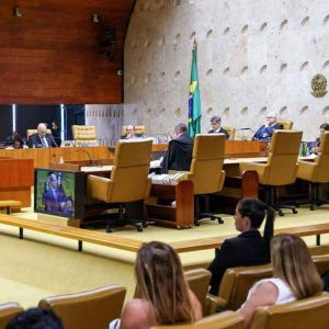 Saltos do Judiciário: teto de ouro e chão de barbárie