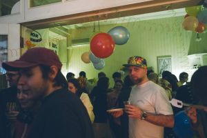 Après quatre ans de guerre en Ukraine, la jeunesse de Kharkiv entre le front et l’exil