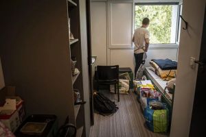« L’eau goutte du plafond, il y a des cafards partout » : un étudiant sur trois en situation de mal-logement