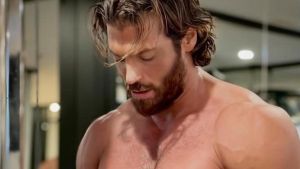 Can Yaman, arresto e rilascio: cosa è successo a Istanbul (e cosa ha detto lui a Sanremo) /