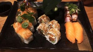 Kondens over maden og sort snask i isterningerne: Spisested i Vejle dumpet i fød...