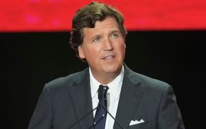 Laura Loomer, other Jewish conservatives sound alarm over Tucker Carlson’s access to Trump