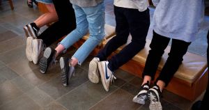 Kirken skal ikke lipsynce med solbriller på for at blive relevant – den skal turde være sig selv