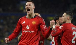 Manchester United je po ukinitvi 450 delovnih mest naredil dobiček 37 milijonov evrov