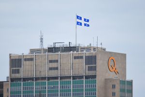 Qui doit s’assurer de la disponibilité de l’électricité?