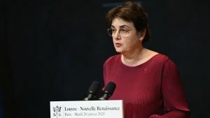 „Strašan propust“: Ko je Lorans de Kar, direktorka Luvra, koja je podnela ostavku?