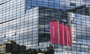 NLB tlakuje pot za vnovični prevzemni poskus Addiko Bank