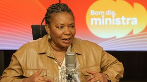 A porta giratória da Rouanet: empresa capta dinheiro e contrata ministra cantora