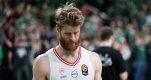 Ο Ολυμπιακός έπεσε στον λάκκο που έσκαβε μεθοδικά για να ρίξει μέσα τη Ζαλγκίρις και περιμένει ξανά τον ΠΑΟ