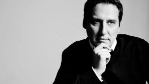 Nesanica Džoa Rogana: Novi uvodnik Veljka Lalića u štampanom izdanju Nedeljnika