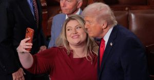 Stanje Trumpova uma: Dobri momci Rusi, šokantne tvrdnje o Iranu i najava dosad nezamislivog!