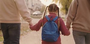 Cómo aprenden las familias a convivir con una enfermedad rara: lo que nos enseña el síndrome de Sturge‑Weber