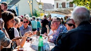 Erinnerungen statt Bildschirmzeit: Unser Kolumnist lässt die Dorfbeizen hochleben