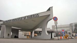 Infarto mentre gioca a calcio: morto 52enne