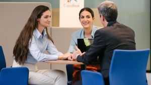 Proyección de futuro y una propuesta de valor atractiva: así atraen las grandes empresas al talento joven