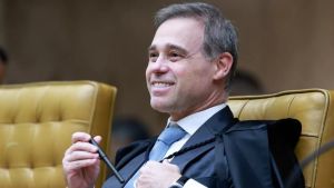 PF pediu: Mendonça autoriza quebra de sigilo de Lulinha minutos antes de decisão na CPMI