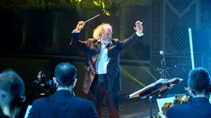 Il maestro Basso al Festival di Sanremo con i Pooh