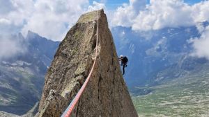 Al Cai un viaggio biografico tra i rifugi e i bivacchi italiani dedicati alle donne