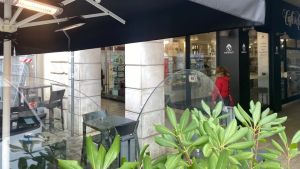 Ennesimo rincaro e il gestore dice no: chiude il “Caffè del Conte” in Corso del Popolo