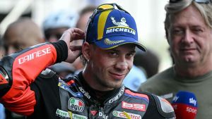 MotoGp, Thailandia: Bezzecchi domina, ma è Acosta il primo leader, Marquez fora e si ritira