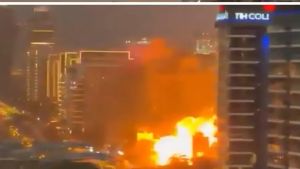 Iran sotto attacco, figlia bloccata a Dubai. L’appello di una mamma: «Lo Stato ci dia una mano»