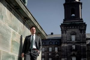 Borgerlig spåmand sukker over blå bloks famlen: »Det er fuldstændig utroligt, at det er lykkes socialdemokraterne at erobre den dagsorden«