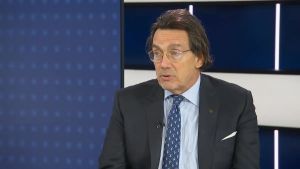 Opposition ridicule du Fonds et la Caisse à PKP