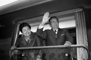 Ко о чему, Јавни сервис о Титу