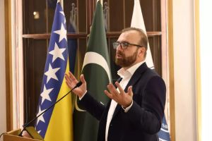 Dekanovih 100: Budućnost bez prošlosti i sadašnjosti