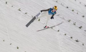 Težave Nike Prevc v prvi seriji