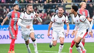 Pavlovic e Leao nel finale, il Milan fatica ma passa a Cremona