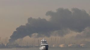 El cierre oficioso del estrecho de Ormuz y las cancelaciones de vuelos golpean a las economías de Oriente Próximo