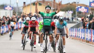 Ciclismo, grande sprint di Fedrizzi nel Gp Giuliano Baronti