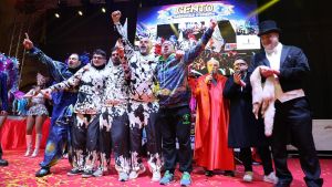 Cento Carnevale d'Europa, è grande festa col trionfo dei Fantasti100 e il carro con Van Gogh